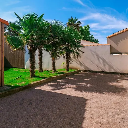Jolie Maison De Renovee Avec Gout Proche Toutes Commodites Quartier Arago - 13 Personnes *