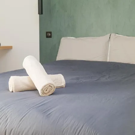 Jolie Maison De Renovee Avec Gout Proche Toutes Commodites Quartier Arago - 13 Personnes * Les Sables-d'Olonne