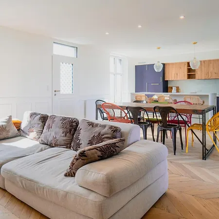 Jolie Maison De Renovee Avec Gout Proche Toutes Commodites Quartier Arago - 13 Personnes *