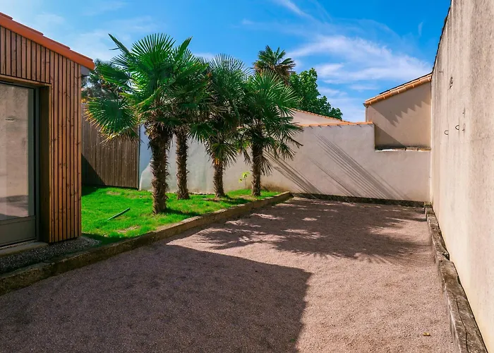 Jolie Maison De Renovee Avec Gout Proche Toutes Commodites Quartier Arago - 13 Personnes *