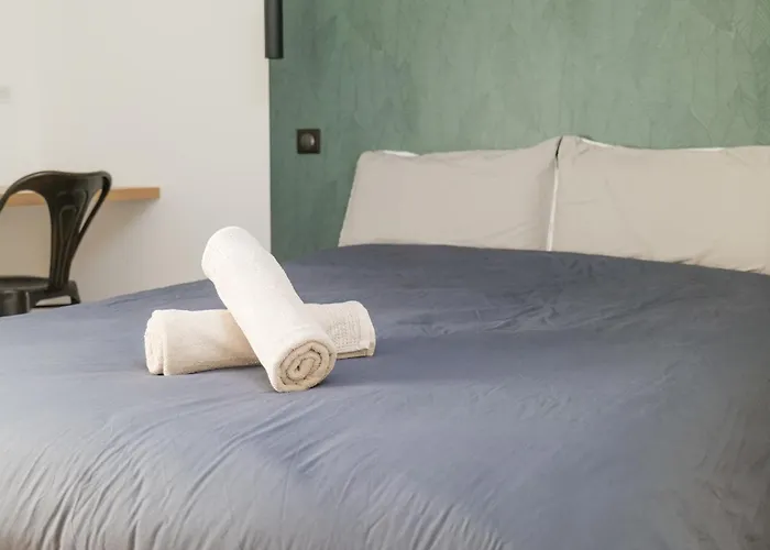 Jolie Maison De Renovee Avec Gout Proche Toutes Commodites Quartier Arago - 13 Personnes * Les Sables-dʼOlonne