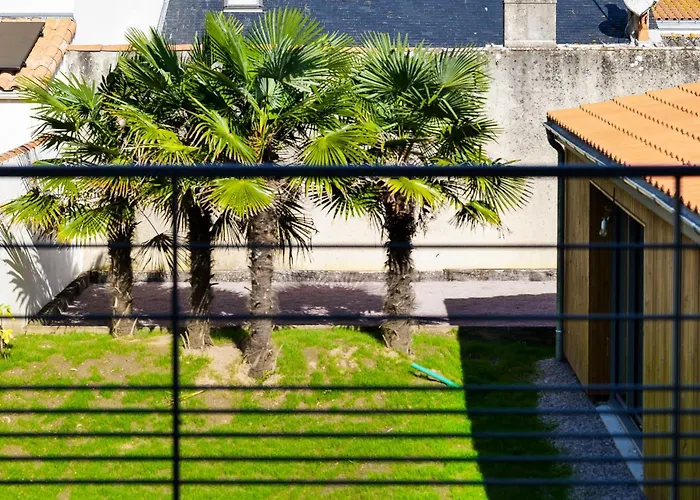 Jolie Maison De Renovee Avec Gout Proche Toutes Commodites Quartier Arago - 13 Personnes Les Sables-dʼOlonne